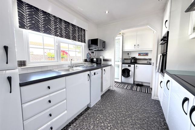 4 Peach Close, Allington Gardens, Allington photo 2