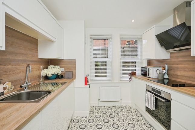 Flat 8, 205, Sandgate Road, Kent photo 4
