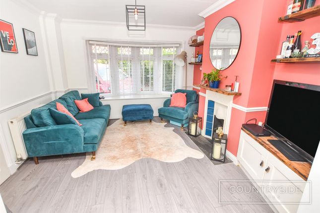 22, Sweet Briar Avenue, Benfleet photo 4