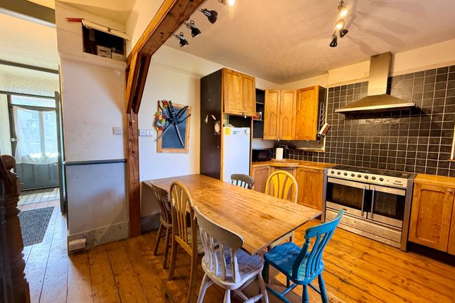6 Penmere Hill, Falmouth photo 2