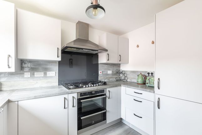 12 Sorrel Close, Haywards Heath photo 4