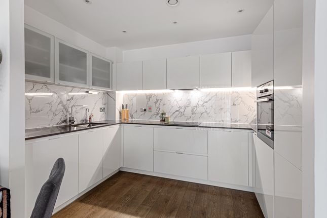 Flat 705, Iverson Point, 4, Harrison Walk, London photo 2