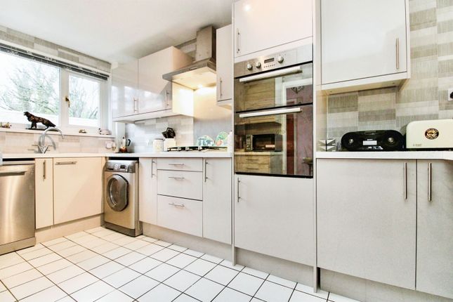 Town house for sale in Roxburgh Garden Court, Plymouth Road, Penarth