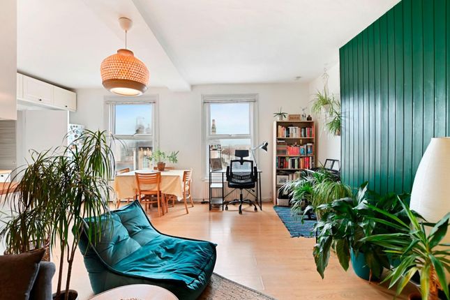 Flat for sale in High Street, Penge, London