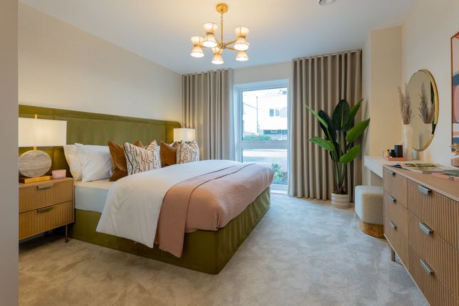 2-bed flat on 37, Meadowview Road, Raynes Park, £500,000