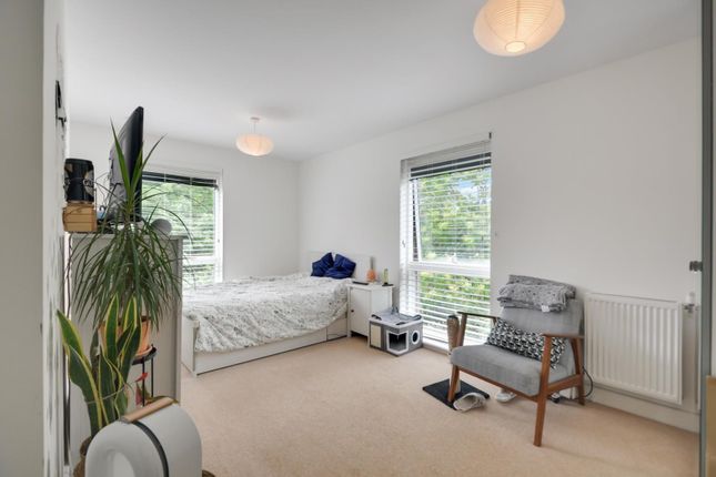 5 Abbey Court, Adenmore Road, London photo 2