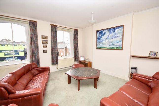 Flat for sale in Hoddesdon Villas, Lake Street, Leighton Buzzard