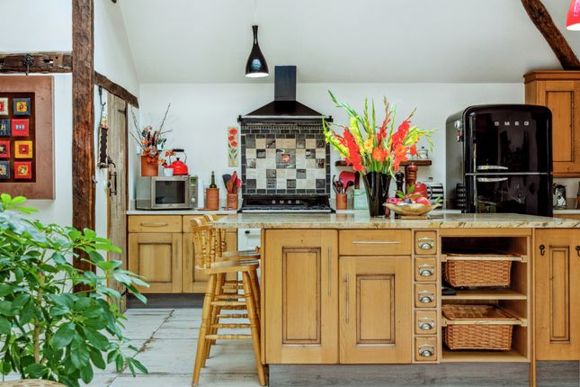 Thatch Cottage, Magpie Lane, Amersham photo 2