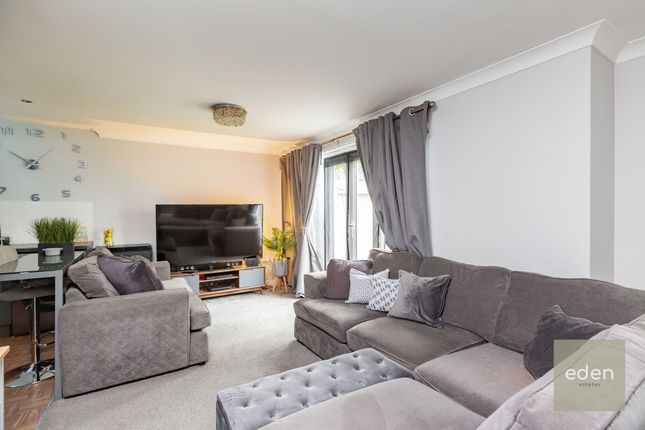 Thumbnail Flat for sale in Sherwood Avenue, Larkfield