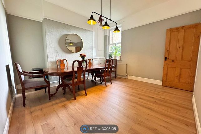Bellfield Ave Cheadle Hulme, Cheadle photo 4
