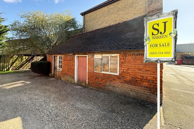 10, Belvedere Road, Burnham-On-Crouch photo 3