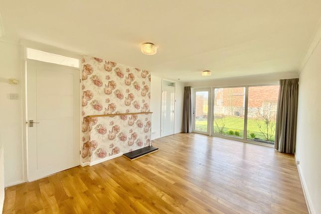 32 Marlborough Road, Stone photo 2