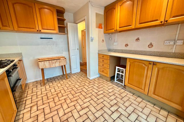 10 Berkeley Crescent, Lydney photo 4