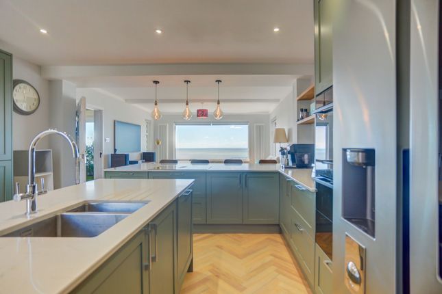 153 Marine Drive, Brighton photo 4