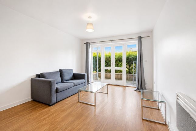 7, Arlington House, West Drayton photo 2