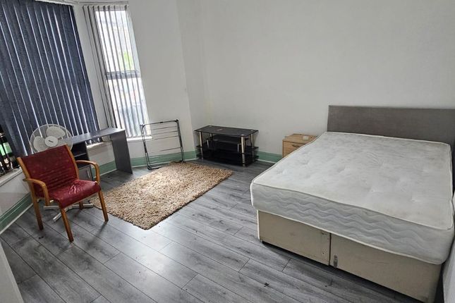 Thumbnail Property to rent in Neville Street, Cardiff