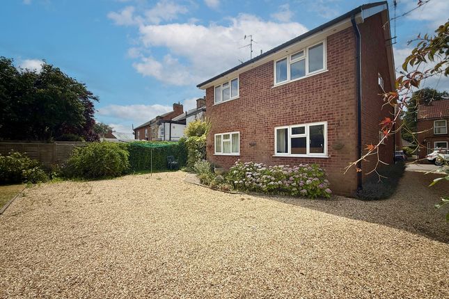 10b, Rothschild Road, Wing photo 2