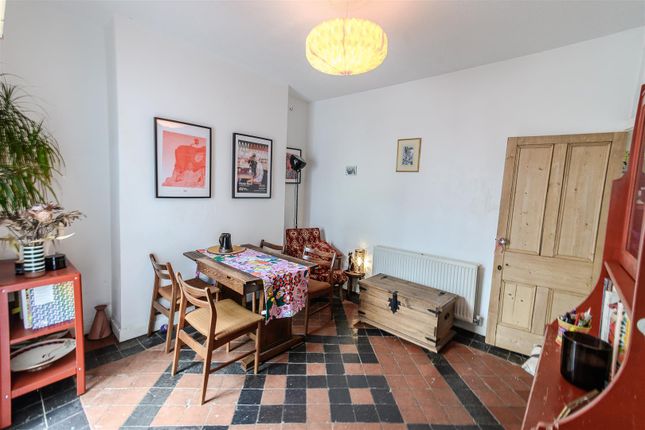 11, Clive Road, Barry photo 5