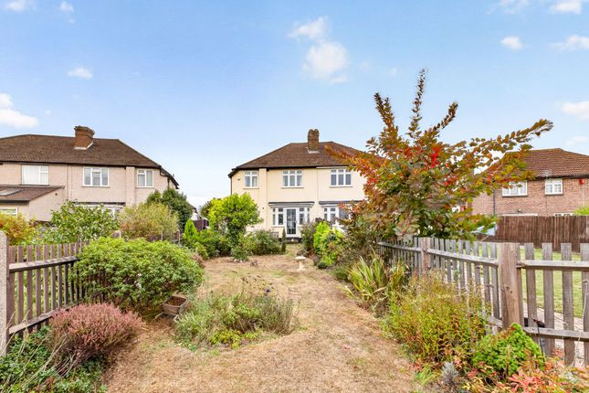 96 Highdown, Worcester Park photo 3