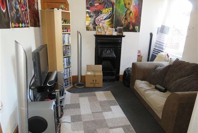 Flat to rent in Parkholme Terrace, High Street, Lowestoft