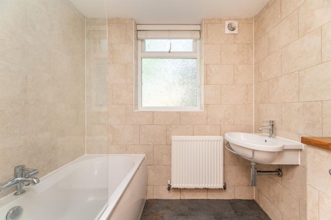 6, Thornton Street, Burley In Wharfedale photo 4