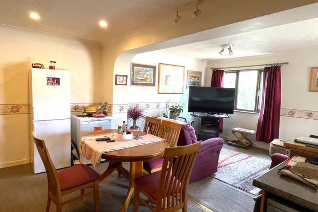 14, Caernarvon Way, Burnham-On-Sea photo 4