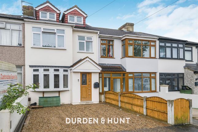 Thumbnail Terraced house for sale in Primrose Glen, Hornchurch