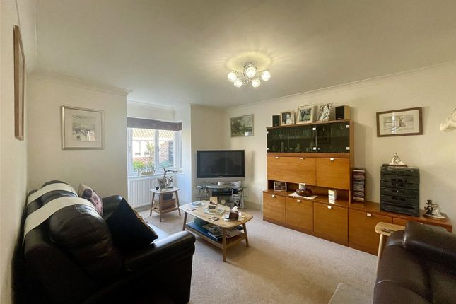 7B, Orchard Close, Suffolk photo 4