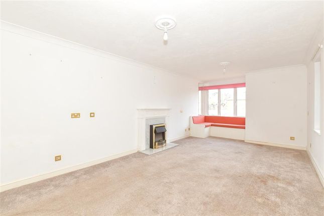 Flat for sale in Queen Street, Arundel, West Sussex