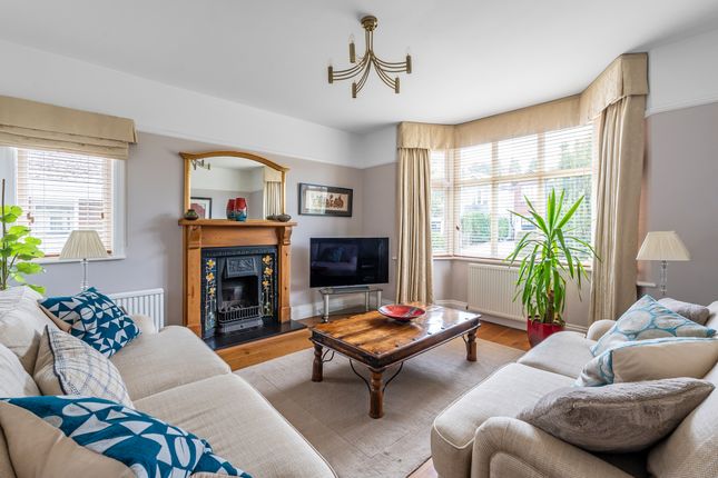 54 Court Road, Caterham photo 4