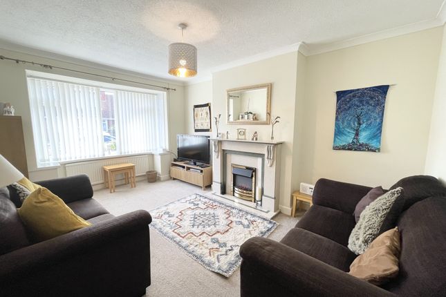 83, Waring Drive, Thornton photo 3