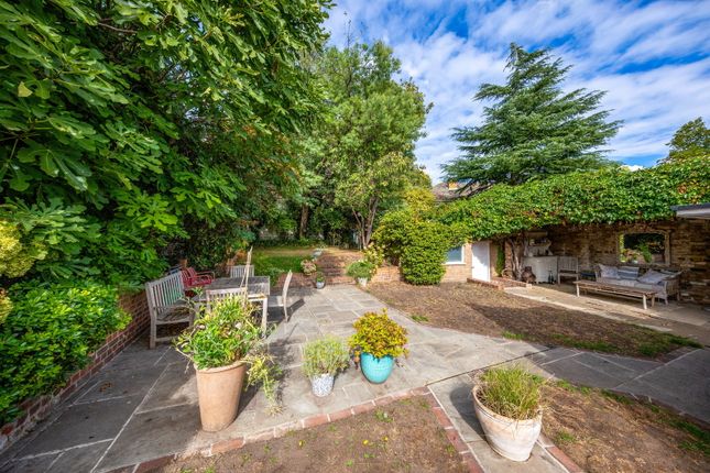 54, Thames Street, Hampton photo 4