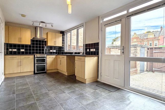 18, Selby Court, Jarrow photo 3