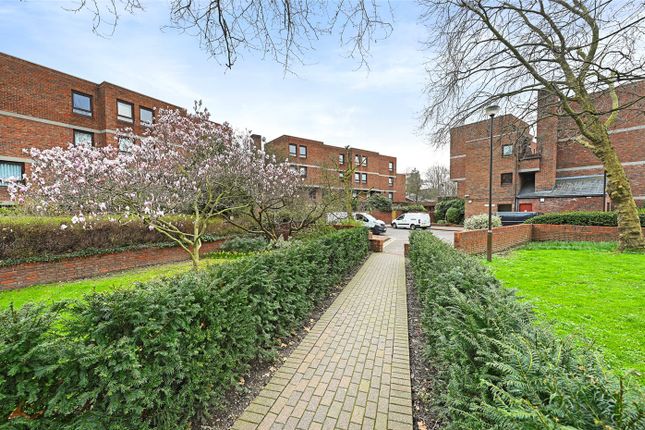 Thumbnail Flat for sale in Colet Gardens, St Pauls Court, Hammersmith, London