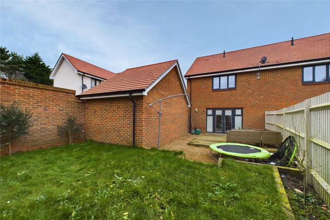 Ambler Drive, Arborfield Green, Reading, Berkshire RG2, 3 bedroom semi ...