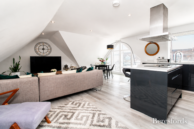 5, Oak House, 46, Crossways, Brentwood photo 2
