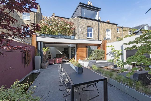 Thumbnail Semi-detached house to rent in Lessar Avenue, London