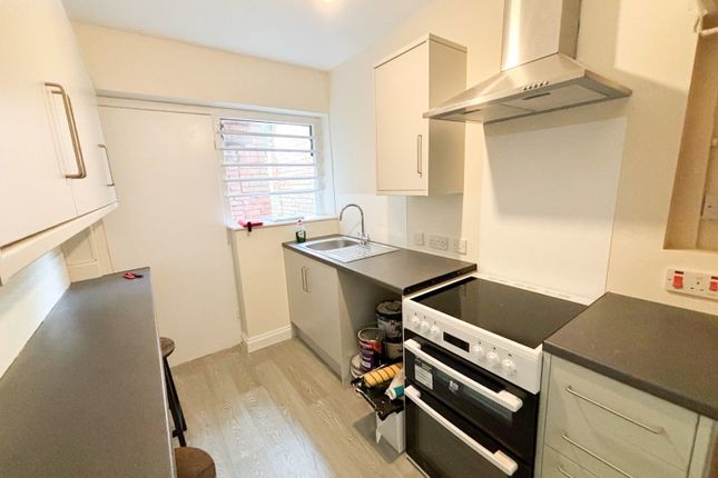 580, Flat above College Road, Birmingham, B44 0HU photo 3
