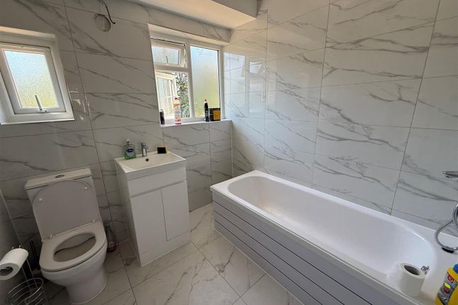 46, Currey Road, Greenford photo 3