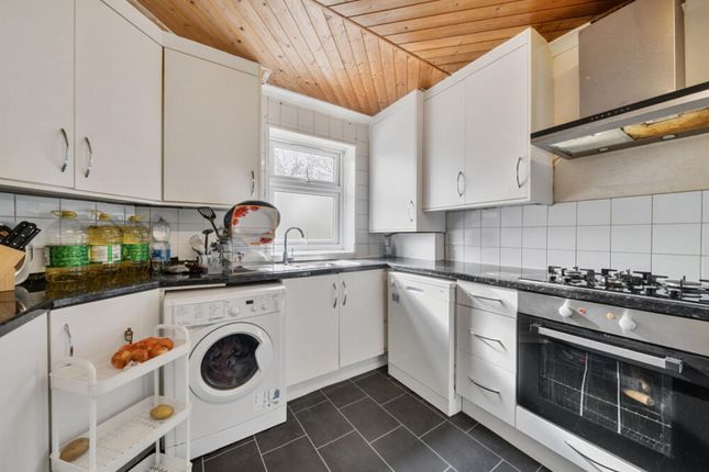 236, Central Road, Morden photo 3