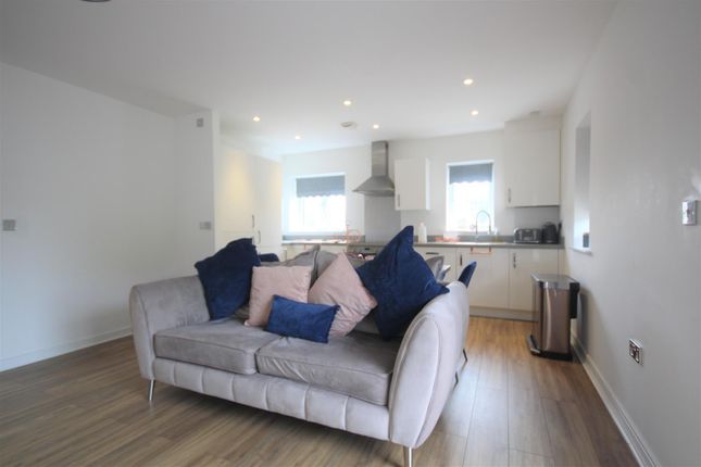 34, Florence Close, Brentwood photo 2