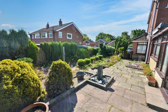 13, Bracken Close, Stoke-On-Trent photo 4