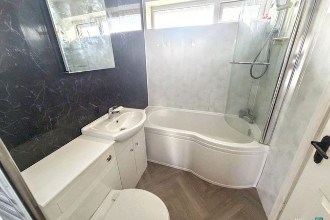 37, College Road, Ashington photo 3