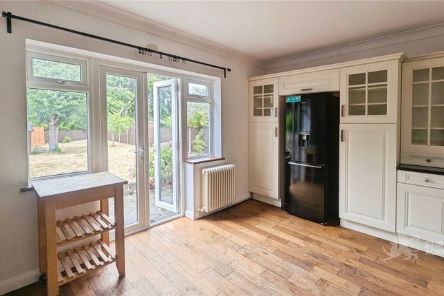 4, Cheyham Gardens, Sutton photo 2