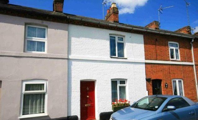 2 bed terraced house to rent in South Place, Marlow, Buckinghamshire SL7