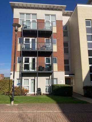 Oak House, Parkview Road, Leatherhead photo 2