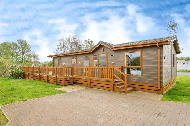 2-bed caravan on Rudd Lake, 12, Sleaford Road, Lincoln, £105,000