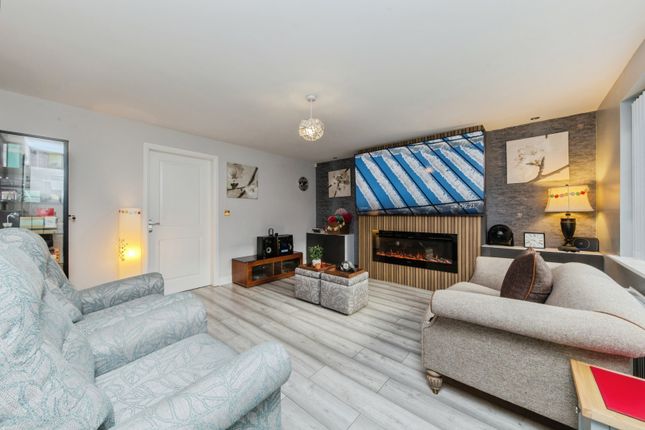 8, Sweet Water Court, Northwich photo 2