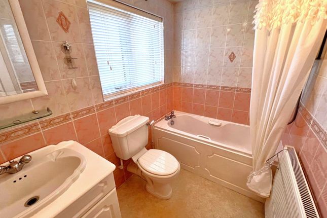 Terraced house for sale in Beach Road, Fleetwood