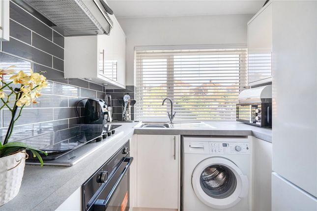 64A,, Avondale Avenue, Barnet photo 4